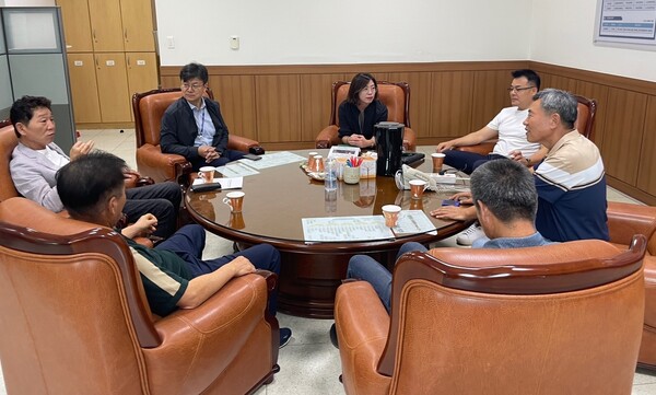 수도권매립지관리공사(공사)는 지난 11~12일 수도권매립지 주변 입주업체, 관계기관, 지역주민 등을 만나 환경관리 계획을 공유하고 협력체계를 마련하기 위해 ‘찾아가는 환경 소통 간담회’를 가졌다.(사진=SL공사)