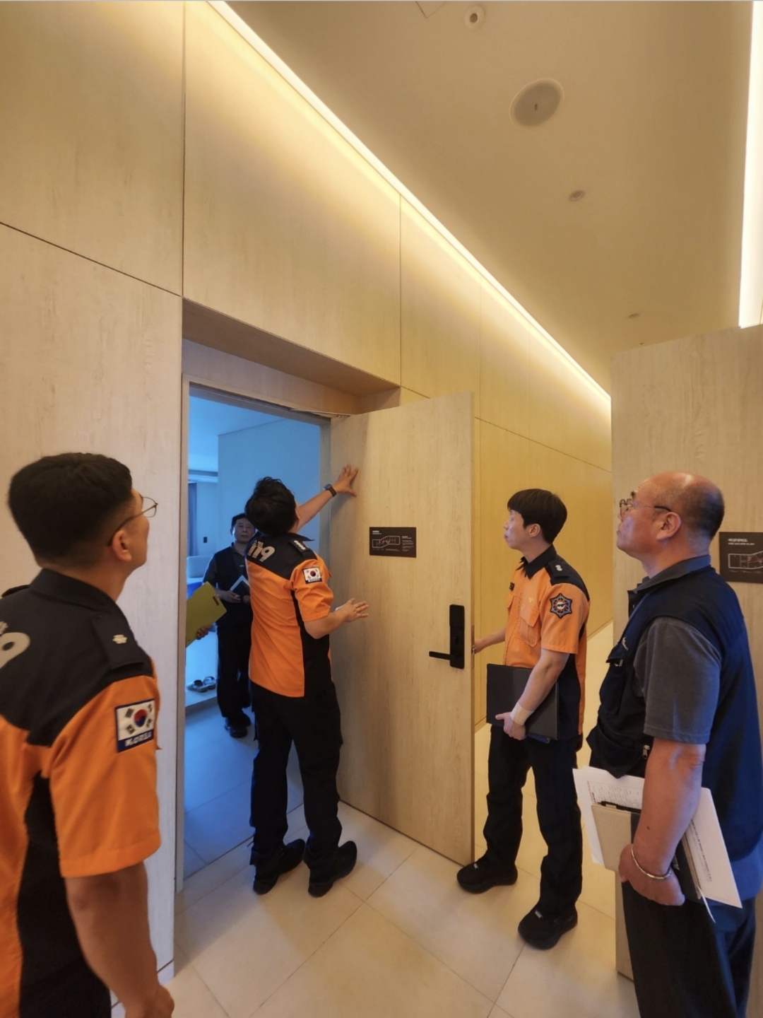 포천 소방서는 화재에 취약한 다중이용시설의  안전 관리 강화를 위한 점검을 실시하였다. (사진=포천소방서)