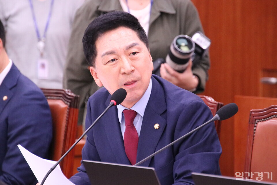 외통위 여야당 위원들이 오물풍선 대응방안을 두고 격렬한 공방을 벌였다. 발언하는 김기현 의원. (사진=조태근 기자)