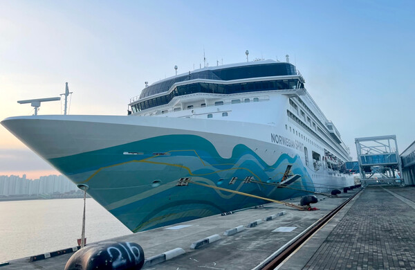 인천항 크루즈터미널에 노르웨이쟌스피릿호가 접안하고 있다.(사진=인천항만공사)