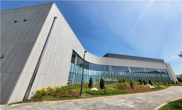 인천시는 장애인이 쉽게 이용할 수 있는 ‘인천반다비체육센터’가 10월 17일 개관한다고 밝혔다. 그러나 수영장 만큼은 장애인 전용으로 가야한다는 지적이 제기되고 있다. (사진=인천시)