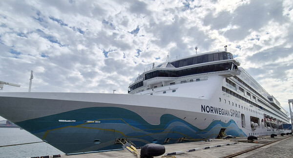 인천항 크루즈터미널에 노르웨이쟌스피릿호가 접안하고있다.(사진=인천항만공사)