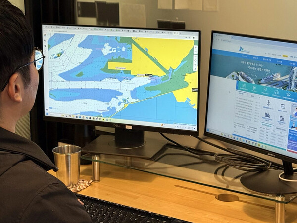 인천항만공사(IPA)가 인천항 입출항 선박의 안전관리를 위해 ‘선박 항행안전 모니터링’ 솔루션을 도입 본격 업무에 들어갔다.(사진=인천항만공사)