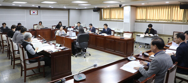 수원시의회 기획경제위원회는 11월26일 기업유치단에 대한 행정사무감사를 진행했다. (사진=수원시의회)