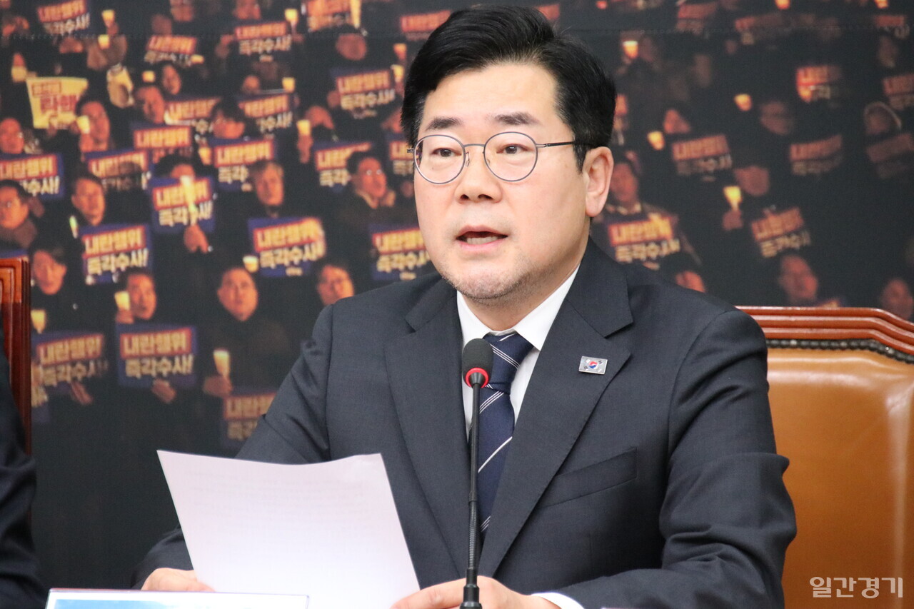 박찬대 민주당 원내대표는 12월10일 국회에서 열린 최고위원회의에서  10일 본회의에서 정부 예산안을 즉시 통과시키겠다고 밝혔다. 