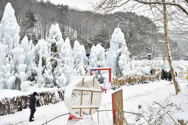 포천시가 주최하고 백운계곡상인협동조합이 주관하는 제20회 포천 백운계곡 동장군 축제가 지난 12월21일 백운계곡에서 개최됐다. (사진=포천시)