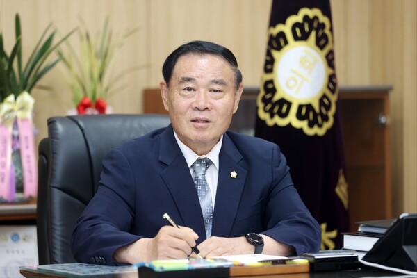 이재식 수원시의회 의장. 