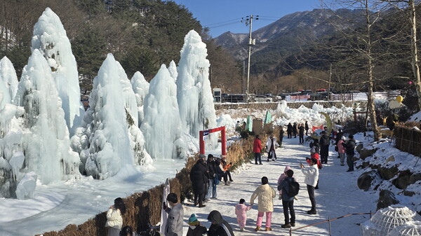 포천 백운계곡 동장군 축제가 큰 인기를 끌고 있다. (사진=포천시)