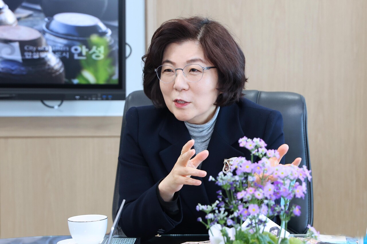 김보라 안성시장은 “올해는 시민분들과 함께 진행했던 핵심 사업들을 하루속히 마무리하고, 지속 가능한 안성을 만드는 데 집중하겠다”며 “지역의 혁신과 변화를 꽃피우는 한 해가 될 수 있도록 총력을 다하겠다”고 밝혔다. (사진=안성시)
