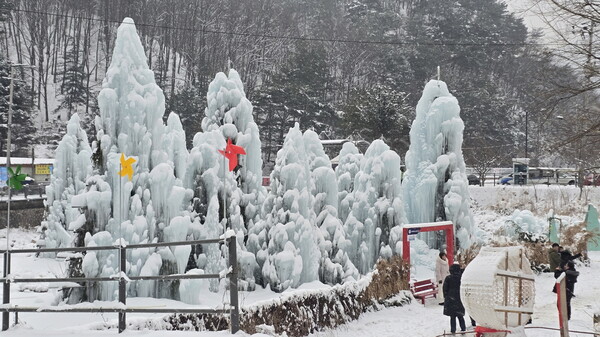지난해 12월21일부터 이달 2일까지 약 40여 일간 열린 '제20회 포천 백운계곡 동장군 축제'에 6만명이 방문했다. (사진=포천시)
