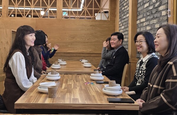 수원시 장안구는 4일 보육 현장의 의견을 직접 듣고 소통하기 위해 장안구 관내 어린이집 임원들과 오찬 간담회를 가졌다. (사진=수원시)