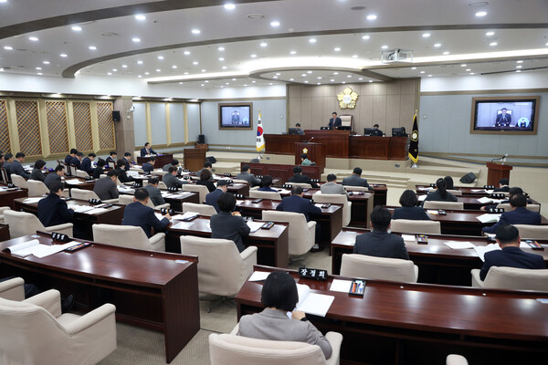 수원시의회가 2월19일 제2차 본회의를 마지막으로 올해 첫 회기인 제390회 임시회를 마무리했다. (사진=수원시의회)