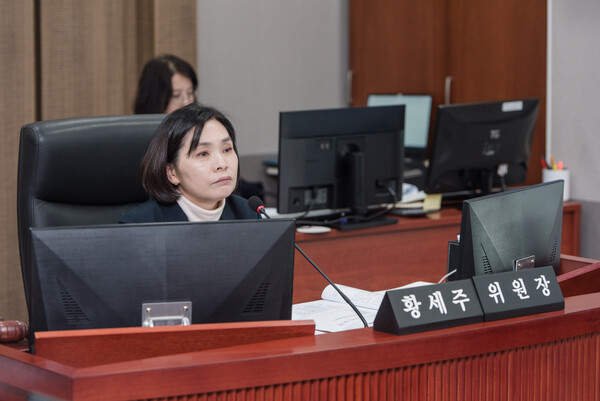 황세주(더불어민주당, 보건복지위원회 부위원장, 비례) 경기도의원이 경기도 공공산후조리원 이용객의 산부인과 진료 연계 필요성을 제기하고, 경기도에 책임있는 대책 마련을 촉구했다. (사진=경기도의회)