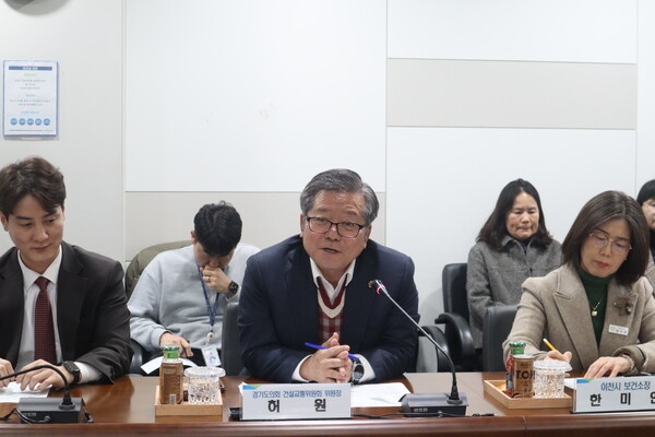 허원 건설교통위원장이 지난21일  ‘임금님표 이천쌀 소비 촉진 및 지역 농산물 판로 확대를 위한 업무 협약과 지역의료 발전을 위한 간담회 및 협약식’에 참석해 경기도의료원 이천병원의 소아재활센터 건립 추진을 비롯해 주요 사업 현황에 대한 논의를 했다. (사진=경기도의회)