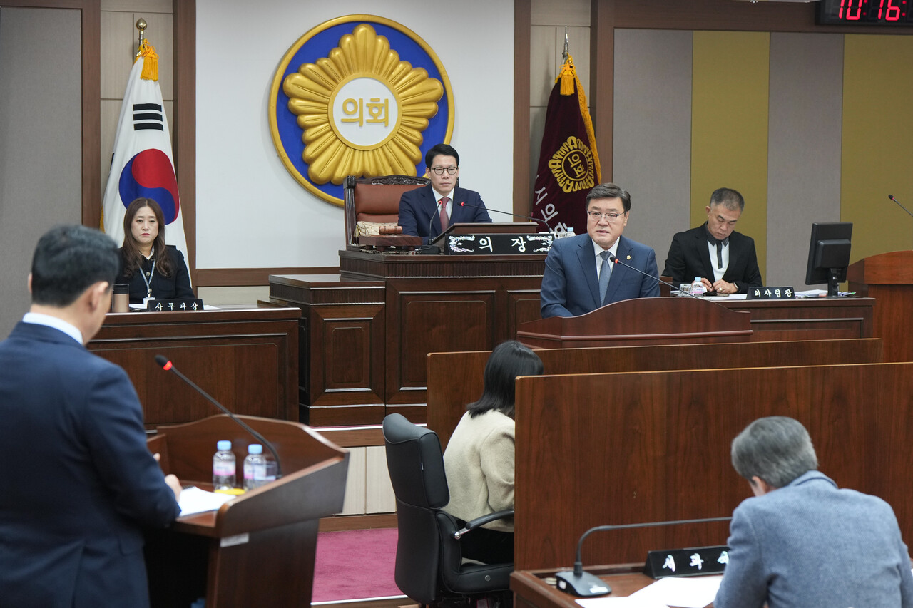 포천시의회 연제창 의원은 '전 시민 소비촉진 지원금' 에 관한 시정질문을 진행하였다. (사진=포천시의회)