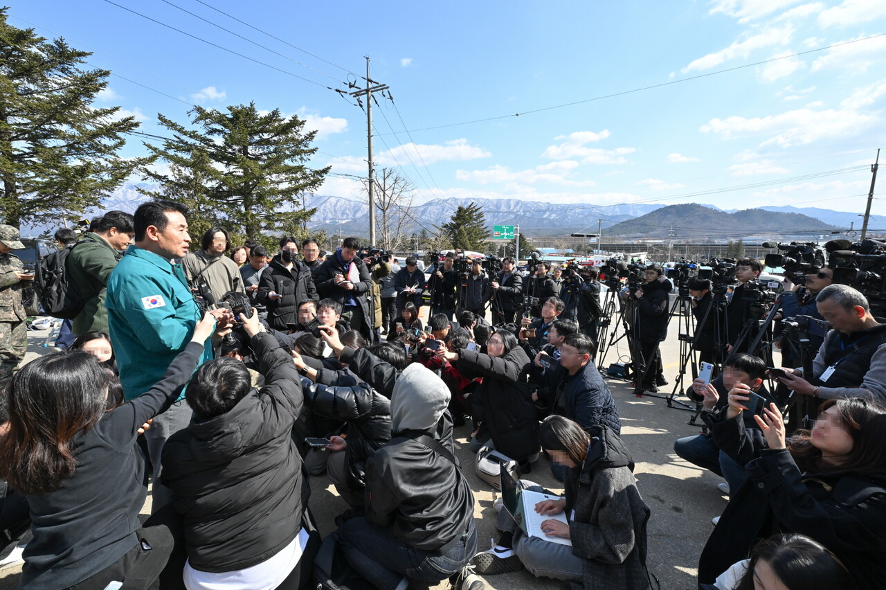 백영현 포천시장은 3월7일 긴급 기자회견을 열고 시 예비비를 즉각 투입하는 등 선제적 지원 대책을 발표했다. (사진=포천시)