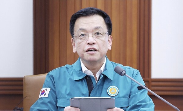 최상목 대통령 권한대행은 지난 6일 공군 전투기 &lsquo;공대지 폭탄&rsquo;이 조종사의 판단 부족으로 민가에 추락해 피해를 입은 포천시 이동면 노곡리를 &lsquo;특별재난지역&rsquo;으로 선포하라고 지시했다. (사진=연합뉴스)&nbsp;&nbsp;