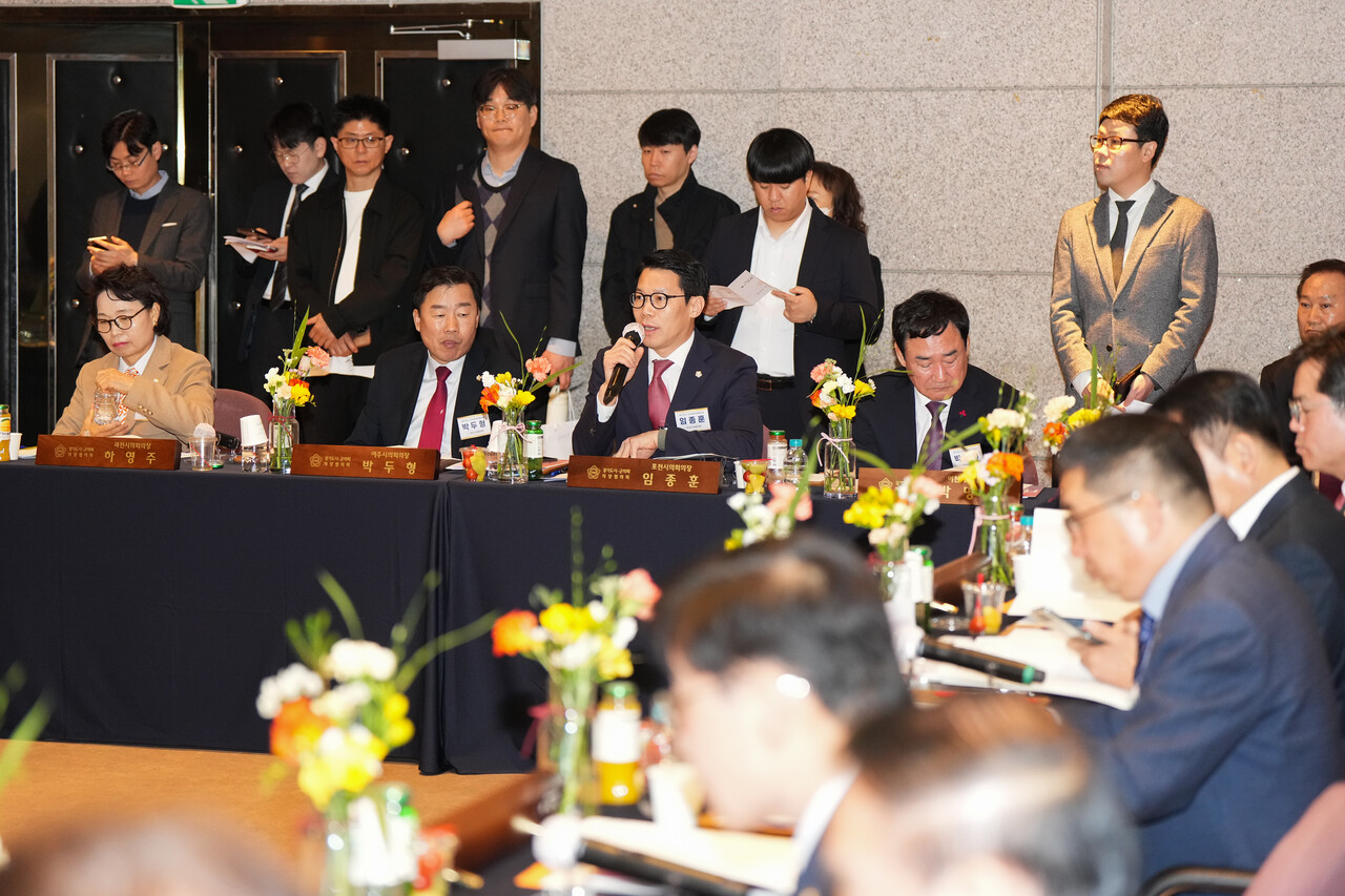 포천시의회 임종훈 의장은 이동면 오폭 사고의 피해 회복을 위한 결의안이 '만장일치'로 채택되었다 발표하였다.(사진=포천시의회)