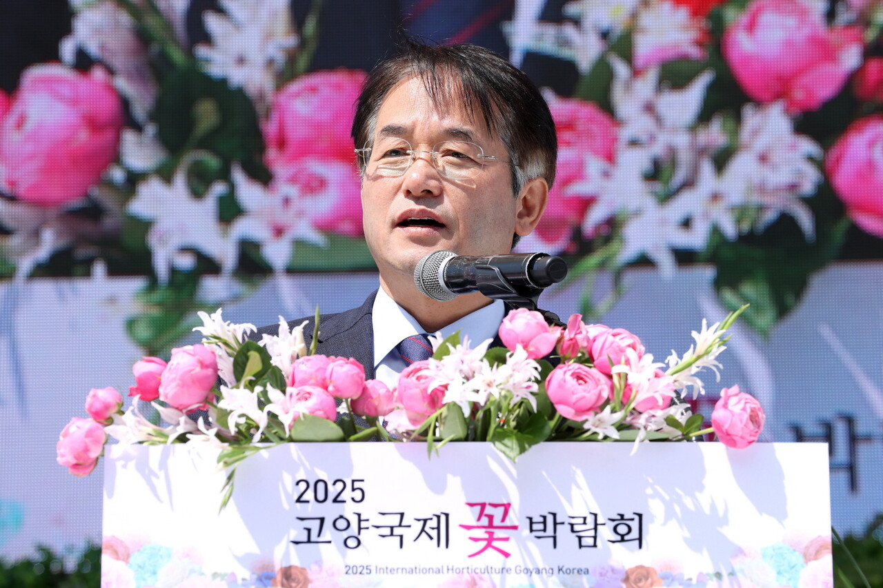 2025고양국제꽃박람회가 4월25일 일산호수공원 수변무대에서 개막식을 갖고 17일간의 화려한 봄 축제의 막을 올렸다. 개회사 하는 이동환 시장. (사진=고양시)