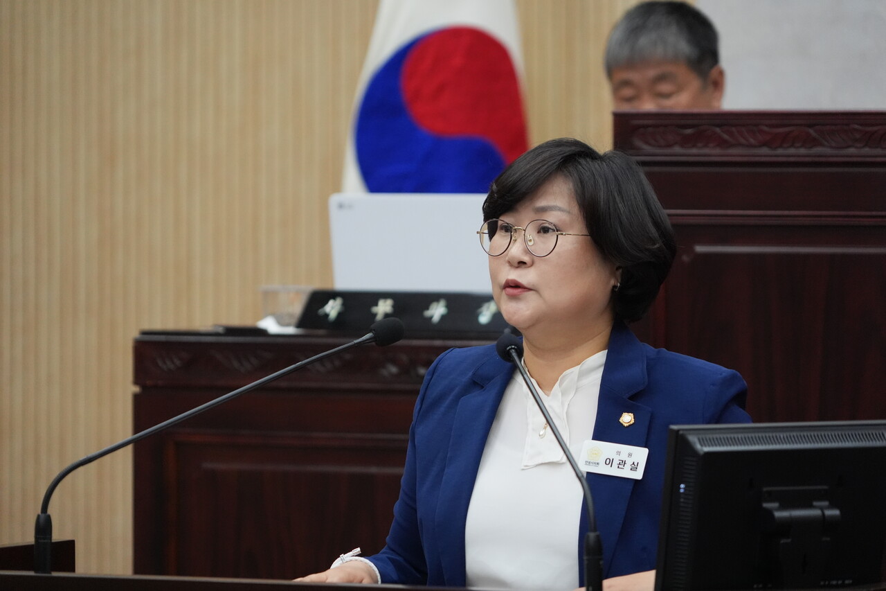 안성시의회는 4월28일 본회의를 열고 이관실 의원이 대표발의한 '용인 반도체클러스터 LNG 열병합발전소 건립 반대 결의안'을 채택했다. (사진=안성시의회)