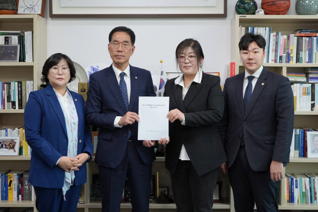 안성시의회 더불어민주당 소속 최승혁, 이관실, 황윤희 의원은 4월28일 국회