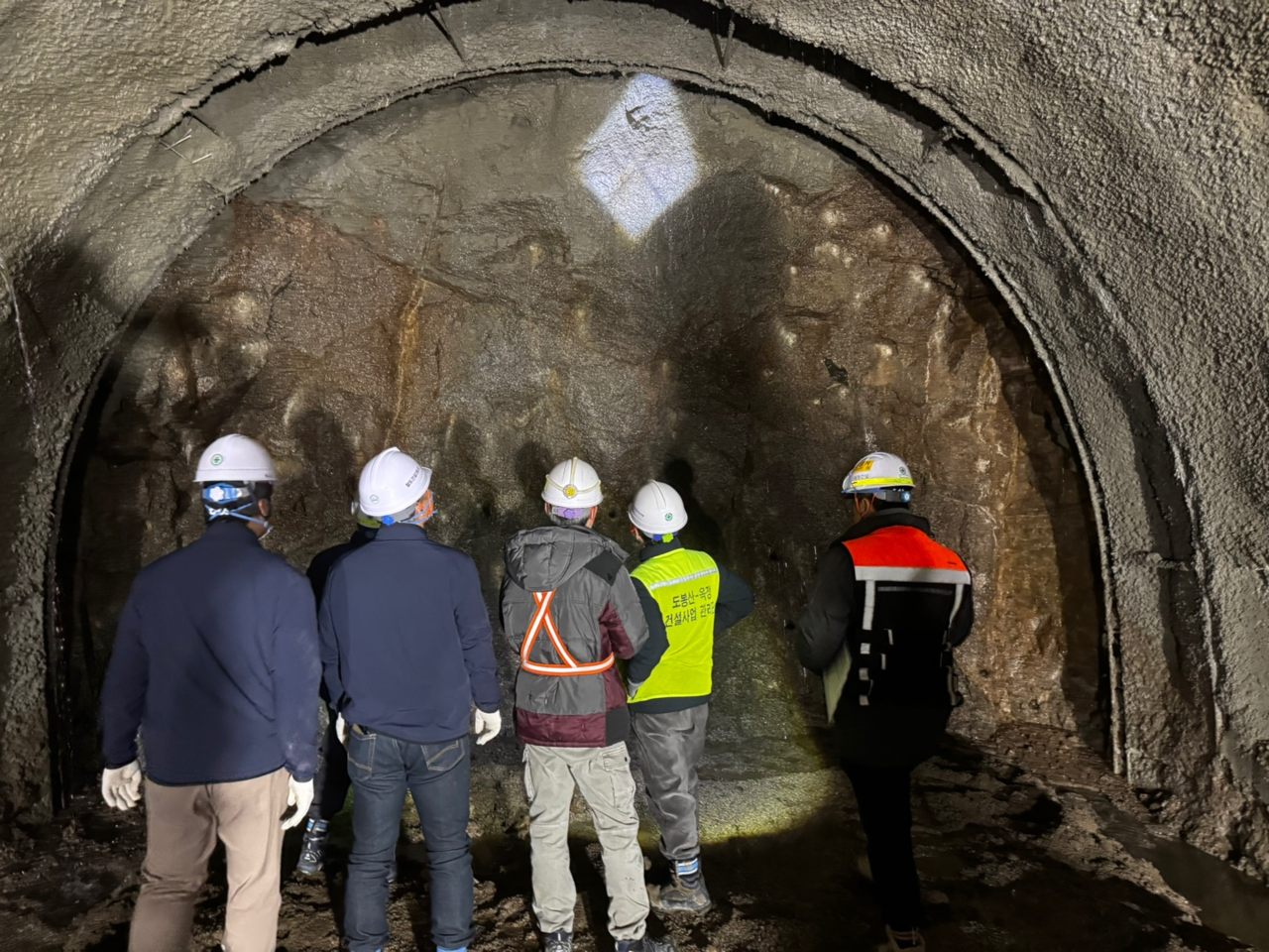 경기도가 광역철도 건설 과정에서 반복되는 지반침하 사고를 막기 위해 조사·설계·시공 단계별로 강화된 안전관리 방안을 발표했다. (사진=경기도)
