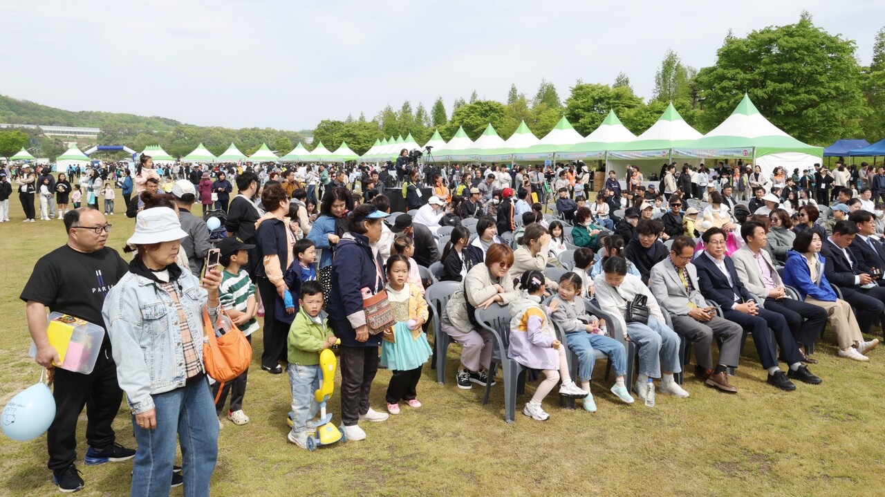 안성시는 5월5일 안성맞춤랜드에서 열린 '2025년 어린이날 행사(얘들아 놀자!)'가 다채로운 프로그램으로 큰 호응을 얻었다고 밝혔다. (사진=안성시)