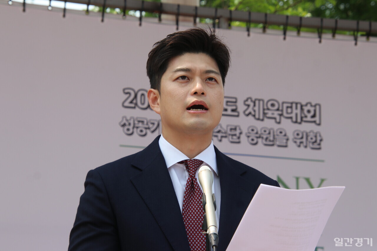 김용태 국민의힘 비대위원장은 김문수 국민의힘 가평 선거 유세 직후 현안 기자회견에서 논란이 된 이준석 개혁신당 대통령 후보의 문제적 발언을 두고 “우리가 직시해야 되는 것은 표현 방식이 아니라 민주당의 위선적 반응”이라고 지적했다. (사진=조태근 기자)