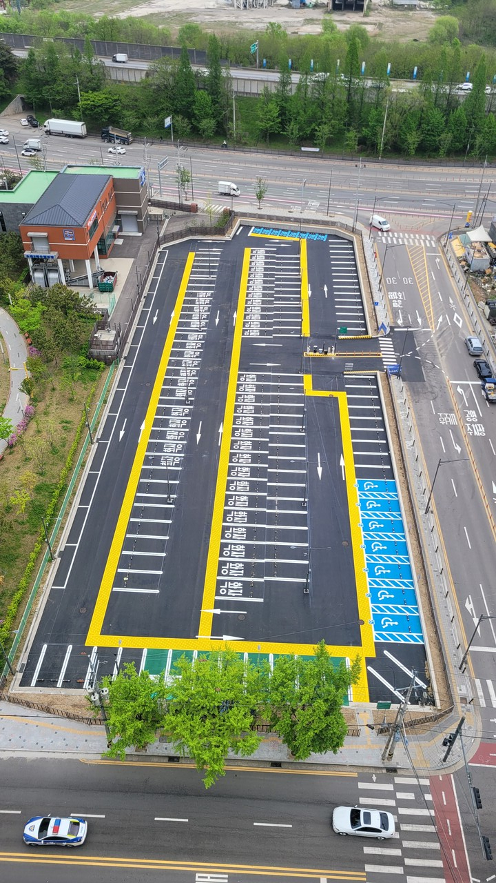 남동구는 2022년부터 2023년까지 8개소의 공영주차장을 완공했으며, 올해부터 내년 6월까지 추가로 11개소를 조성할 계획이다. 소래제5호 공영주차장 준공. (사진=남동구) 