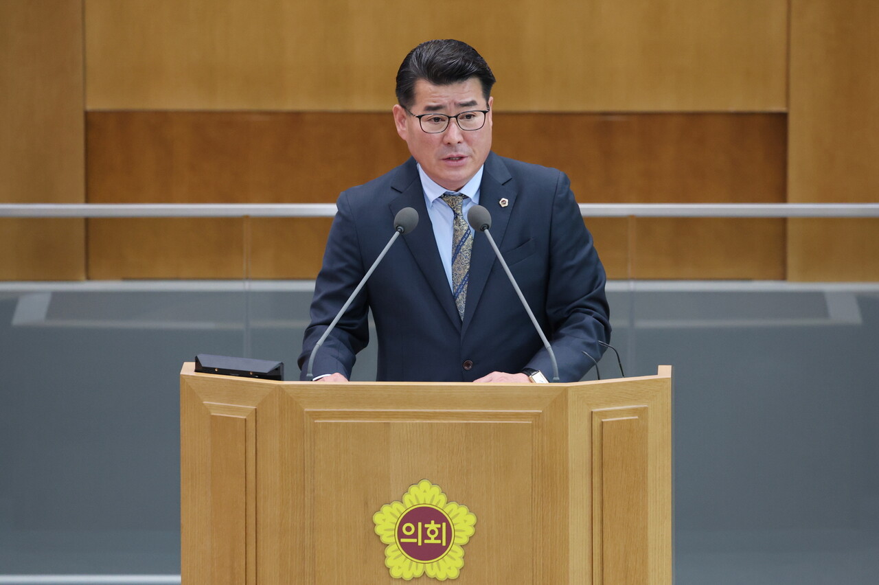 경기도의회 도시환경위원회 유종상(더불어민주당, 광명3) 의원은 6월11일 제384회 정례회 제2차 본회의 5분 자유발언을 통해 광명화훼단지를 수도권 화훼산업을 선도하는 복합유통단지로 조성할 것을 경기도에 촉구했다. (사진=경기도의회)