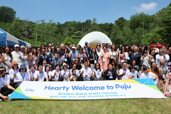 이상덕 재외동포청장은 지난 14일 경기도 파주시에 조성된 입양 동포들의 기억과 치유의 공간인 ‘엄마품동산’ 개장 기념식에 참석했다.(사진=동포청)