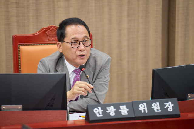 안광률(더불어민주당, 시흥1) 위원장은 지난 6월13일 열린 제384회 정례회 제1차 교육기획위원회 2024회계연도 경기도교육청 결산심사에서 반복되는 불용액 발생과 구조적 비효율에 대해 강도 높은 비판을 쏟아냈다.