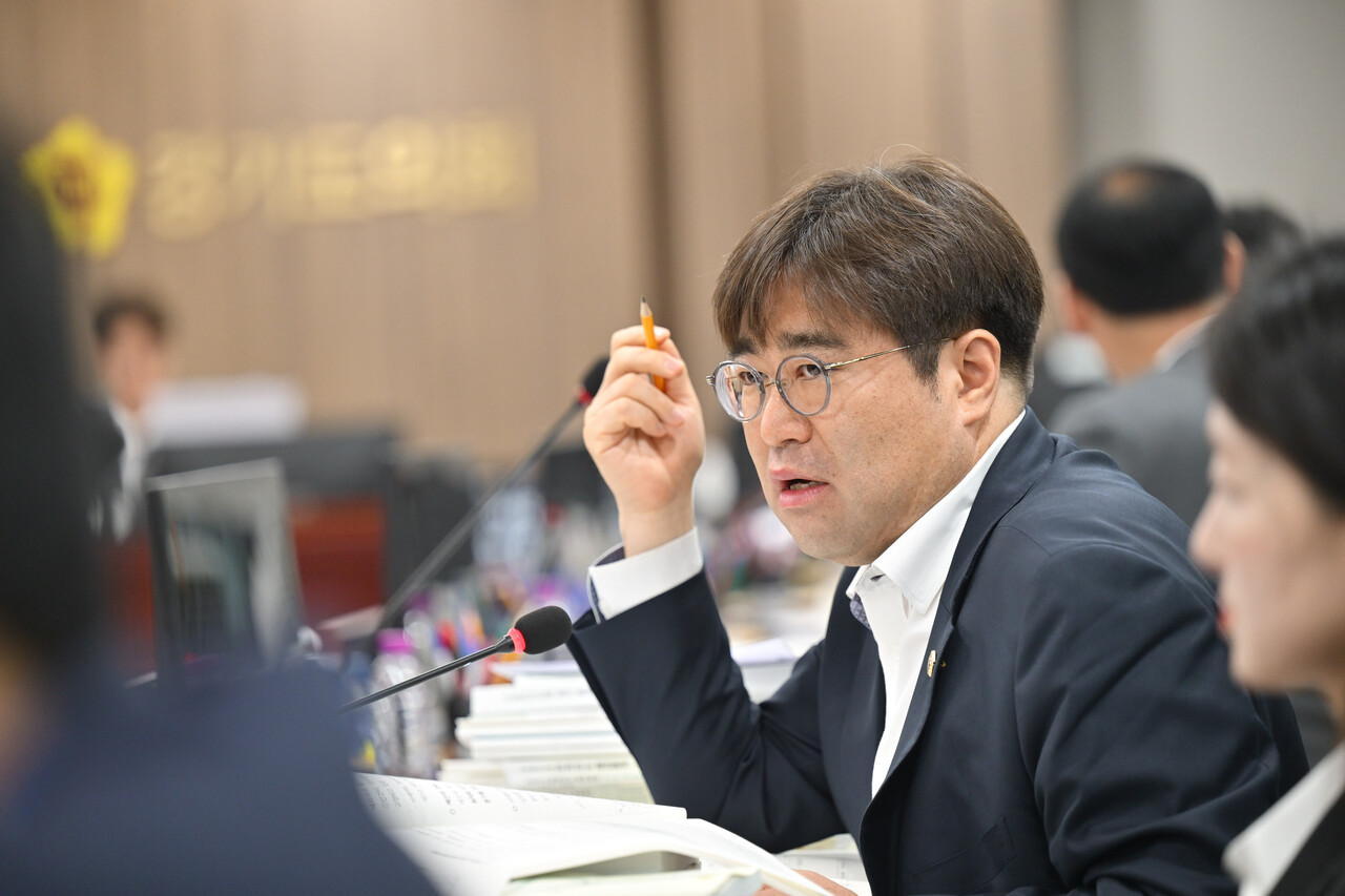 경기도의회 이진형(더불어민주당, 화성7) 의원은 지난 6월20일 열린 제384회 정례회 제1차 경기도청 예산결산특별위원회 회의에서 발언하고 있다. (사진=경기도의회)