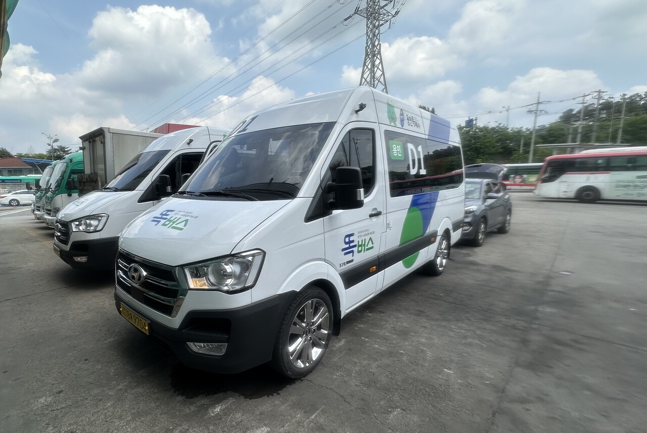 ‘똑버스’가 6월23일부터 용인 이동읍(3대)과 남사읍(3대) 일원에서 운행을 시작했다. (사진=용인시)