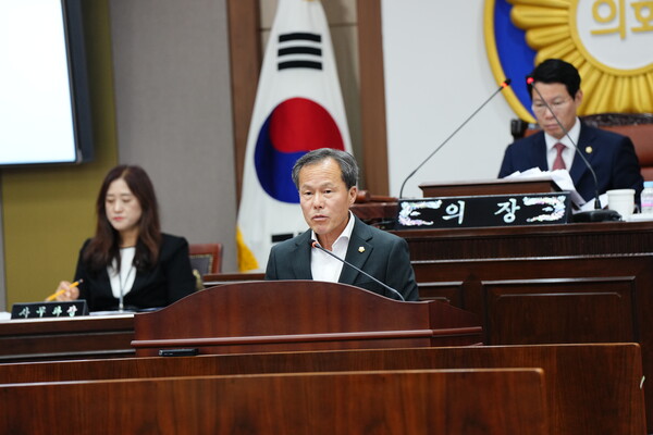 서과석 포천시의회 의원이 6월25일 제186회 정례회 제3차 본회의에서 5분 자유발언을 진행하고 있다. (사진=포천시의회)