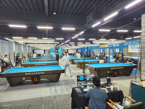 안성시가 지난 6월28일과 29일 양일간 4개 당구장에서 개최한 ‘2025 안성시장배 전국 동호인 3쿠션 당구대회’에서 성남 원뱅크의 김동석 선수가 우승을 차지했다. (사진=안성시)