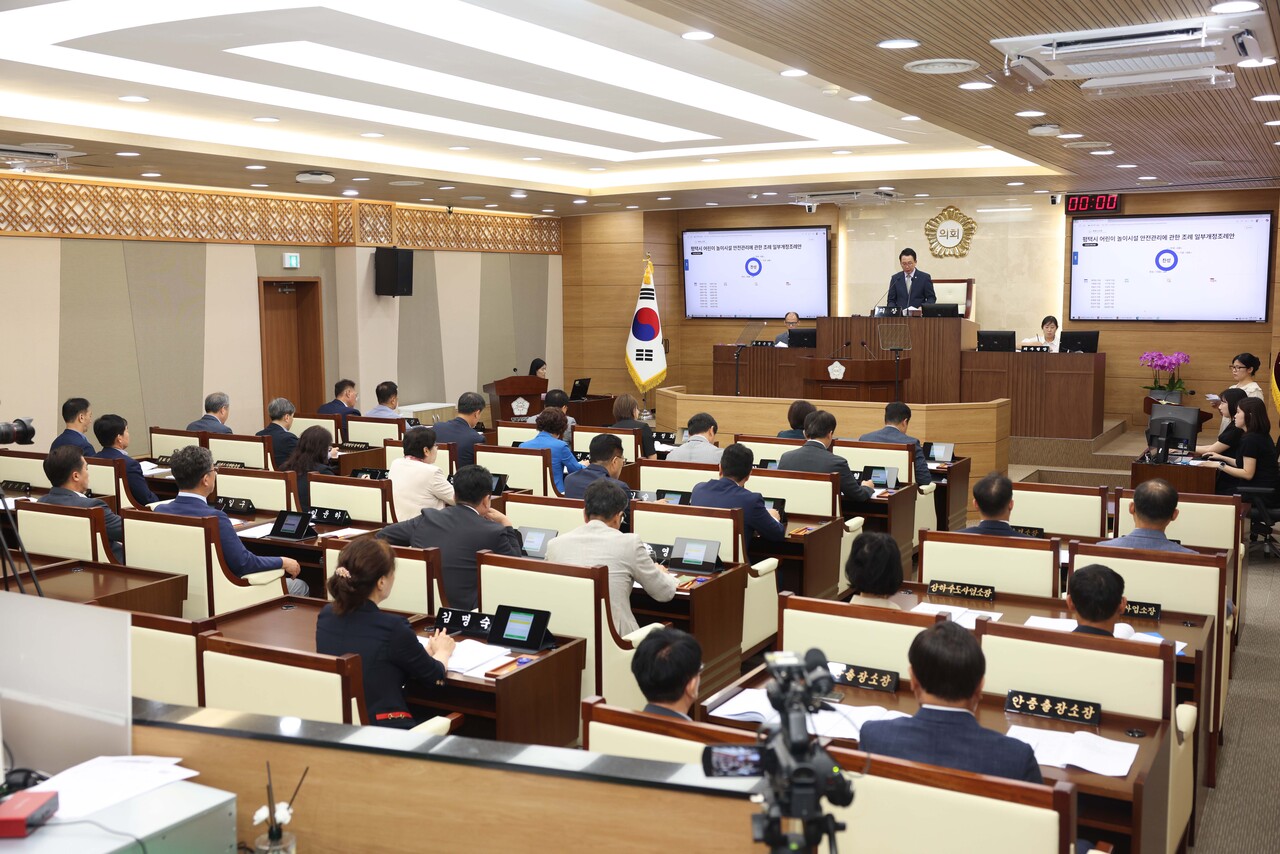평택시의회는 7월4일 시의회 2층 본회의장에서 제1차 정례회 제2차 본회의를 끝으로 6월18일부터 17일간 진행된 제256회 제1차 정례회 의사일정을 마무리했다. (사진=평택시의회)