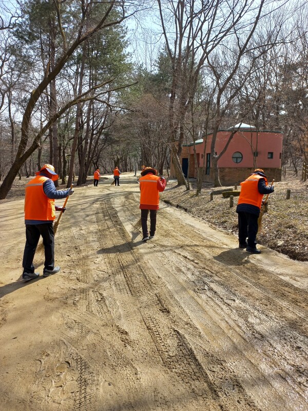 구리실버인력뱅크가 2025년 노인 일자리 및 사회활동 지원사업 평가에서 6년 연속 우수기관으로 선정됐다. (사진=구리시)