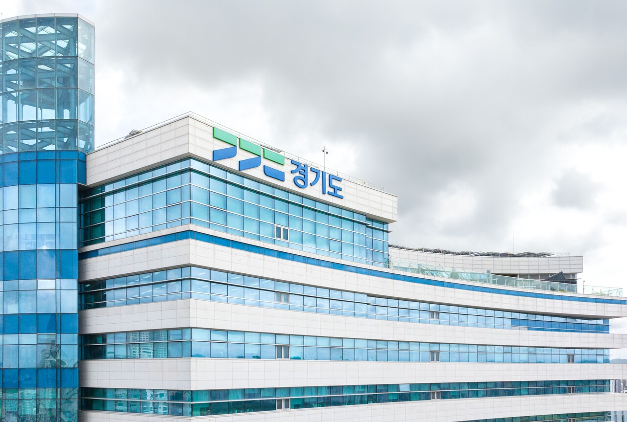 경기도민 절반은 장마철 피해를 어떻게 예방하고 대처해야 하는지 모른다는 조사 결과가 나왔다. 소득 수준에 따라 정보 접근 격차도 커, 저소득층 인지도는 고소득층보다 25.5%포인트 낮았다. (사진=경기도)