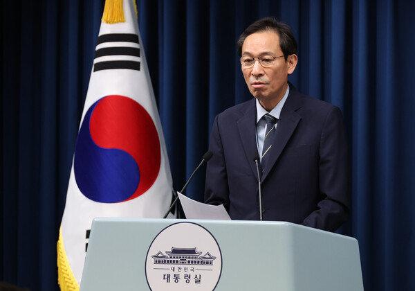 우상호 대통령실 정무수석이 7월28일 용산 대통령실에서 '제21대 대통령 국민임명식' 관련 브리핑을 하고 있다. (사진=연합뉴스)