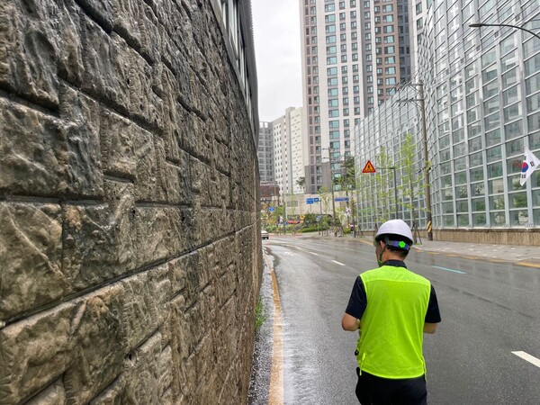 안양시는 관내 주요 고가도로 4곳의 옹벽에 대한 긴급 안전점검 결과, 구조적 안정성에 문제가 없음을 확인했다. (사진=안양시)