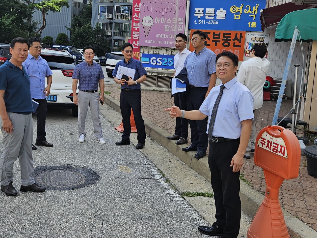 이석균 도의원은 12일 유형식 화도읍장, 김종천 경기도 버스정책과장, 전기수 남양주시 대중교통과장 등이 참석한 가운데 간담회를 갖고 화도읍 광역버스 부족 문제 해결을 위한 신규 노선 증설 방안을 협의했다. (사진=경기도의회)