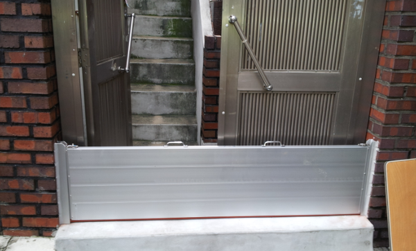 인천 남동구는 8월20일 침수 우려가 높은 반지하주택 등 취약 가구를 대상으로 역류방지밸브와 차수판(물막이판) 설치를 지원하는 사업을 추진하고 있다고 밝혔다.(사진=남동구)