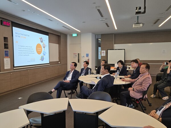 이천시가 전국평생학습도시협의회 주관으로 8월 26일 싱가포르를 방문해 평생교육과 지역사회 통합 분야 선도 기관인 싱가포르 국립대학교 평생교육원(NUS SCALE)과 지역공동체협회(The People's Association)를 공식 방문했다. (사진=이천시)