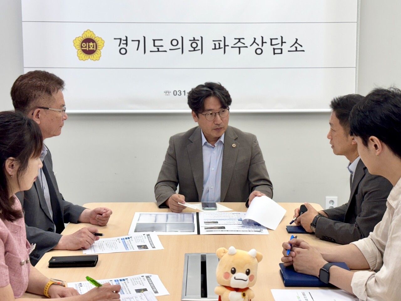 조성환 위원장은 지난26일 「운정 테크노밸리 조성사업」에 대해 사업 관계부서로부터 추진 동향 보고를 받고, 사업의 조속하고 정상적인 추진을 위해 관련 기관 간의 긴밀한 협력을 당부했다.(사진=경기도의회)