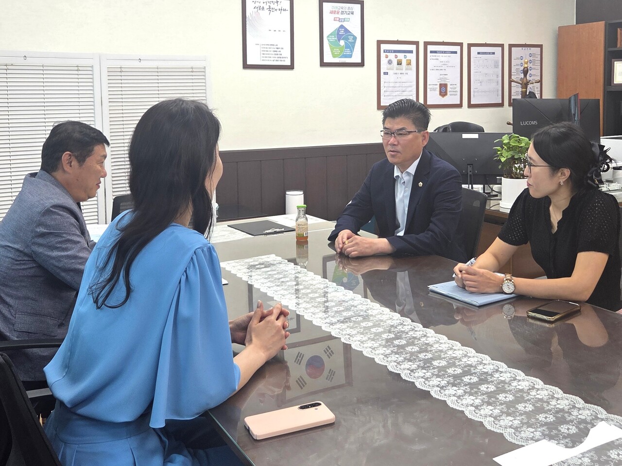 윤태길 도의원은 8월28일 하남시 남한고등학교에서 열린 ‘자율형 공립고 2.0 후속 조치 마련 정담회’에 참석해 학교 관계자들과 함께 성공적인 운영 방안을 논의했다.(사진=경기도의회) 