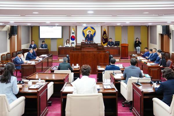 포천시의회는 8월29일 제187회 임시회를 개회해 9월5일까지 8일간 2025년도 추가경정 예산안과 조례안 17건 등 주요 안건을 심의할 예정이다. (사진=포천시의회)