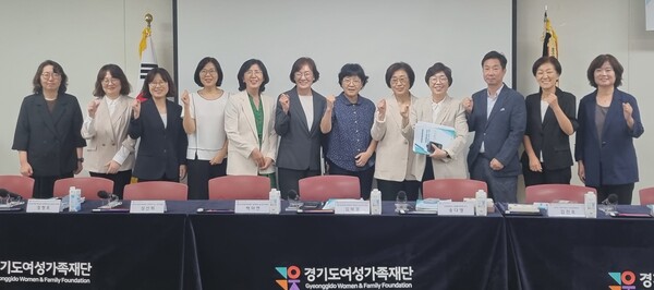 박옥분 도의원은 2일 경기도여성가족재단에서 열린 제7차 경기GPS(Gender Policy Seminar)에 토론자로 참석해 「경기도 성평등 관련 조례 현황과 과제」를 주제로 발표했다.(사진=경기도의회)