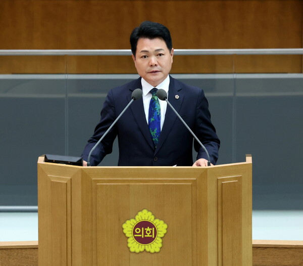 이인규 도의원은 9월5일 열린 제386회 임시회 제1차 본회의 5분 자유발언을 하고 있다. (사진=경기도의회)