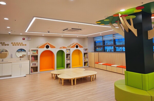 광명시가 공공청사 내 처음으로 철산2동 생활문화복합센터 3층에서 '철산행복누리 다함께돌봄센터' 운영을 시작했다. (사진=광명시)